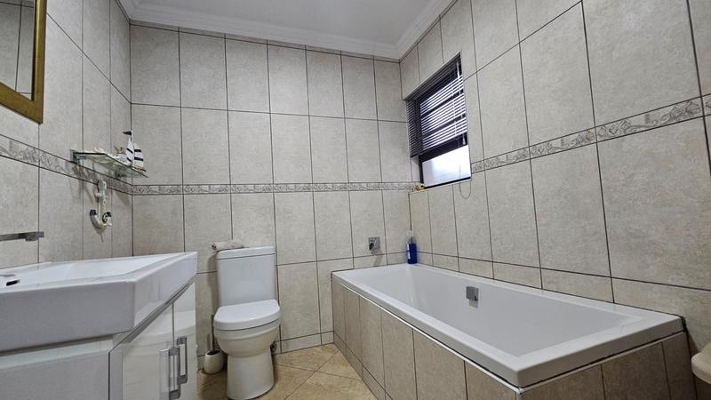 5 Bedroom Property for Sale in Dana Bay Western Cape